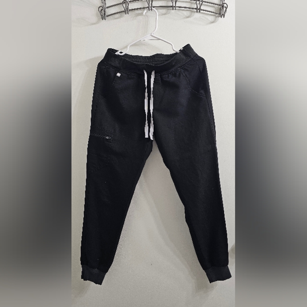 Figs Zamora Joggers in Black